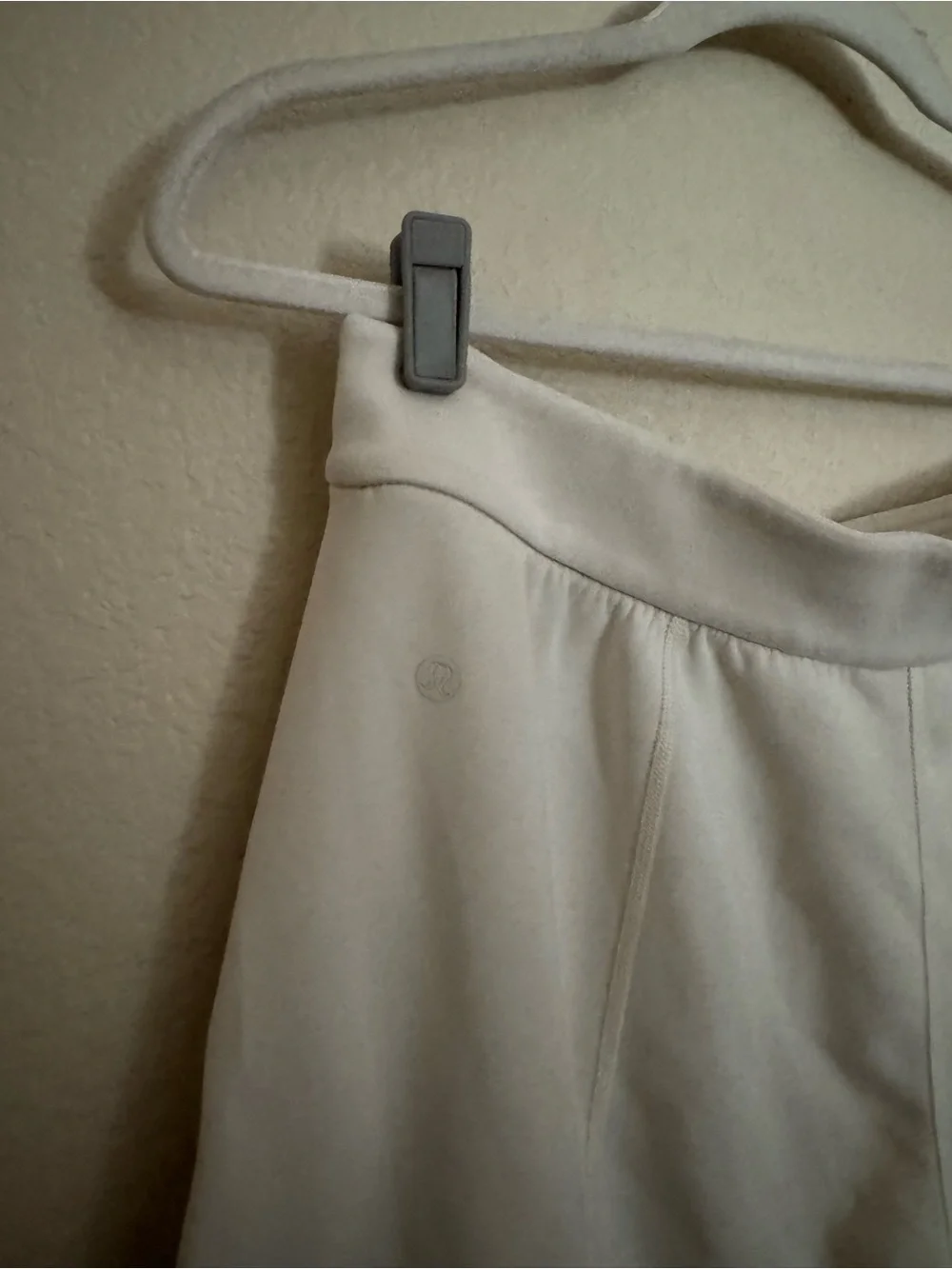 lululemon Softstreme High-Rise Wide-Leg Cropped Pant Sz L Light Ivory